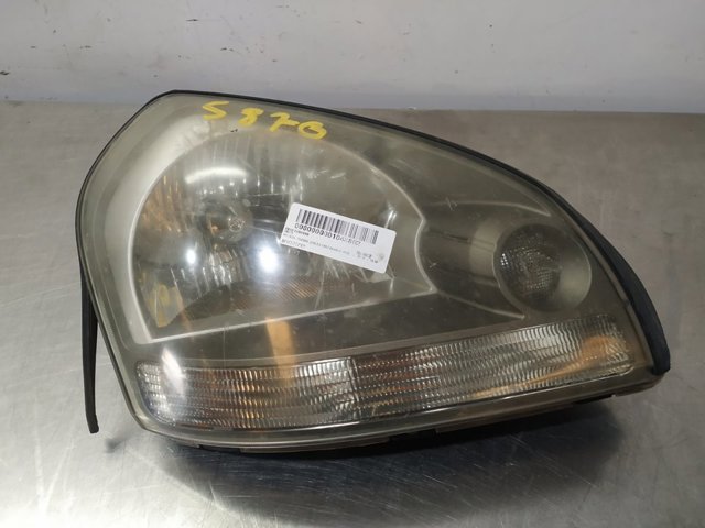 Reflektor prawy 921022EXXX HYUNDAI