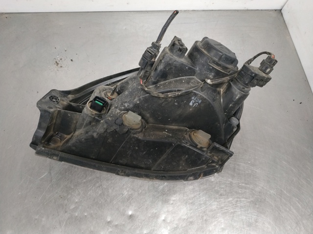 Reflektor prawy 921022EXXX HYUNDAI