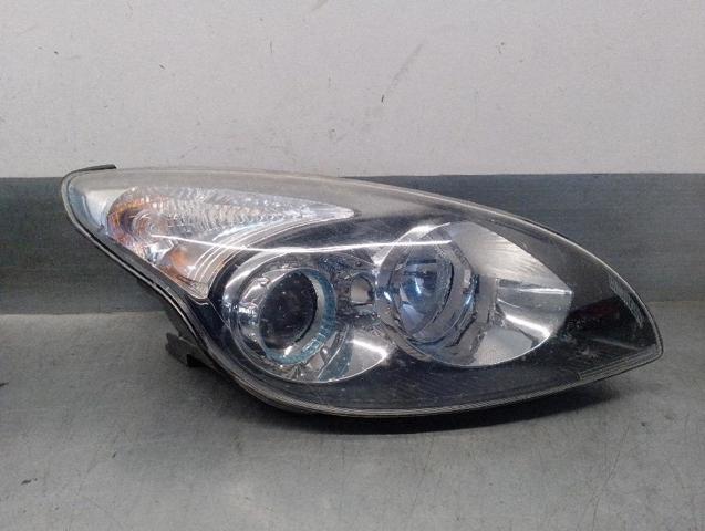 Reflektor prawy 921022R000 HYUNDAI