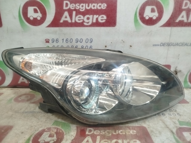 Reflektor prawy 921022R000 HYUNDAI