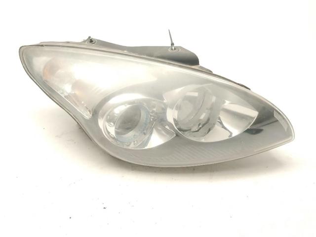 Reflektor prawy 921022R000 HYUNDAI