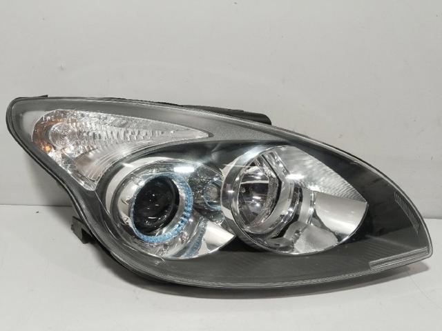 Reflektor prawy 921022R000 HYUNDAI