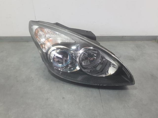 Reflektor prawy 921022R000 HYUNDAI