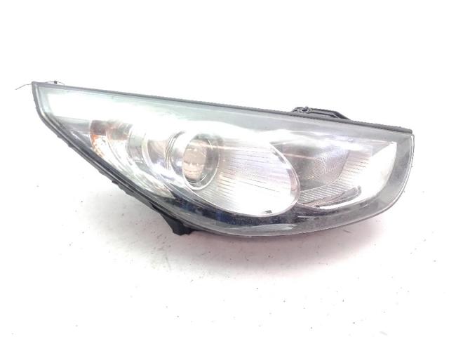 Reflektor prawy 921022Y000 HYUNDAI