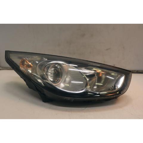 Reflektor prawy 921022Y000 HYUNDAI