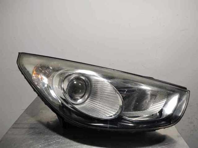 Reflektor prawy 921022Y000 HYUNDAI