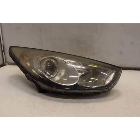 Reflektor prawy 921022Y000 HYUNDAI