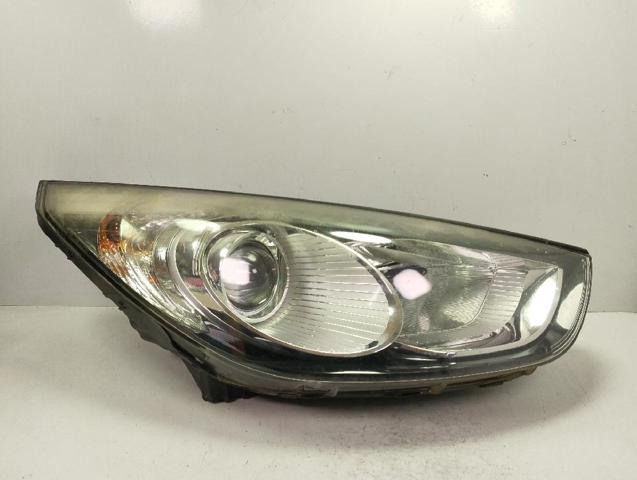Reflektor prawy 921022Y000 HYUNDAI