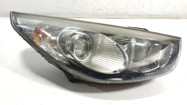 Reflektor prawy 921022Y000 HYUNDAI
