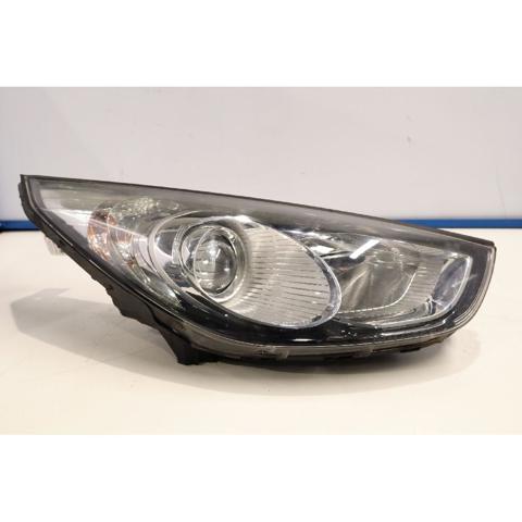 Reflektor prawy 921022Y000 HYUNDAI