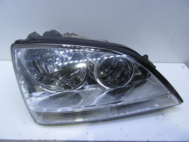 Reflektor prawy 921023E060 HYUNDAI