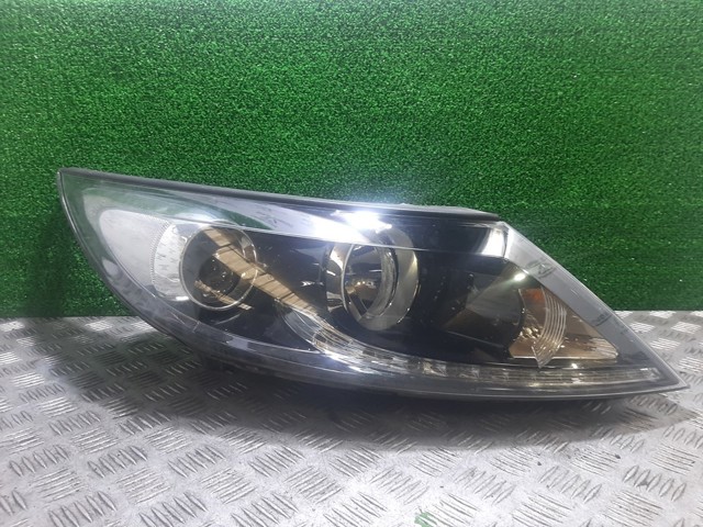 Reflektor prawy 921023U250 HYUNDAI