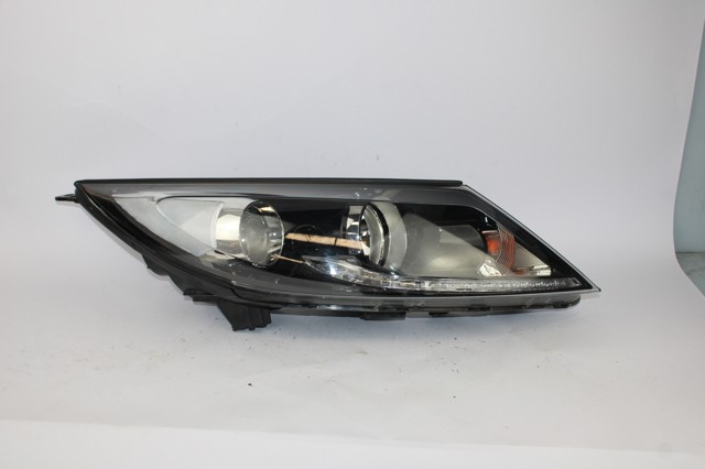 Reflektor prawy 921023U250 HYUNDAI