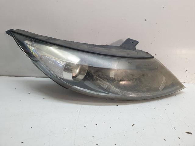 Reflektor prawy 921023U250 HYUNDAI