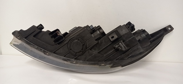 Reflektor prawy 921023U250 HYUNDAI