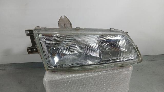 Reflektor prawy 921024A000 HYUNDAI