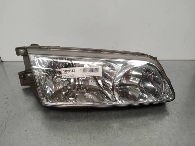 Reflektor prawy 921024A5XX HYUNDAI