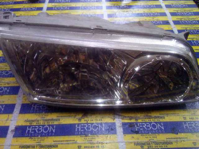 Reflektor prawy 921024A5XX HYUNDAI