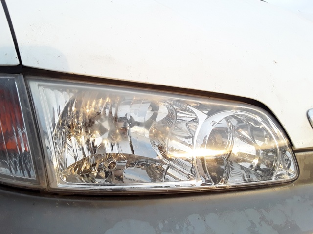 Reflektor prawy 921024A5XX HYUNDAI