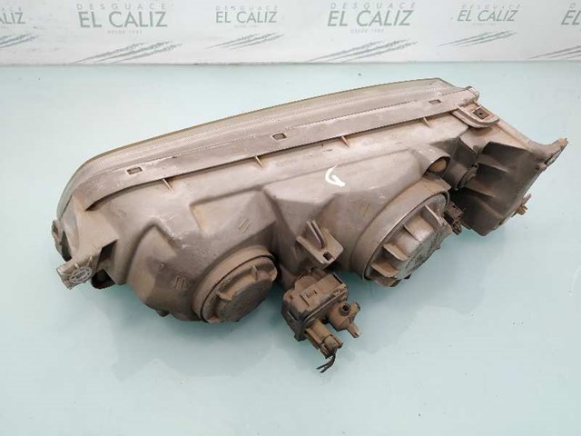 Reflektor prawy 921024A5XX HYUNDAI