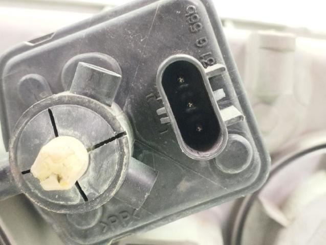 Reflektor lewy Hyundai Trajet FO