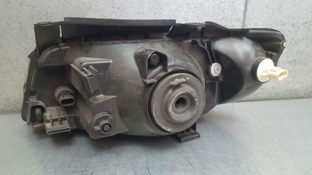 Reflektor prawy 9210417030 HYUNDAI