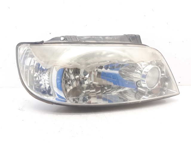 Reflektor prawy 9210417030 HYUNDAI