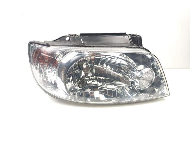 Reflektor prawy 9210417030 HYUNDAI
