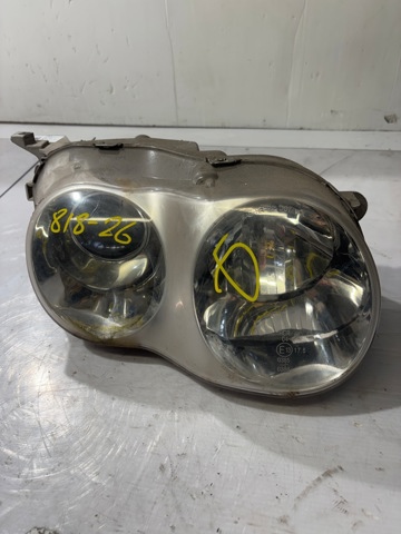 Reflektor prawy 9210427510 HYUNDAI