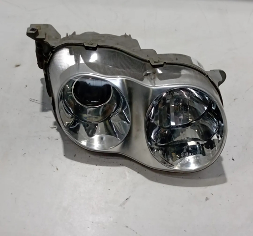 Reflektor prawy 9210427510 HYUNDAI