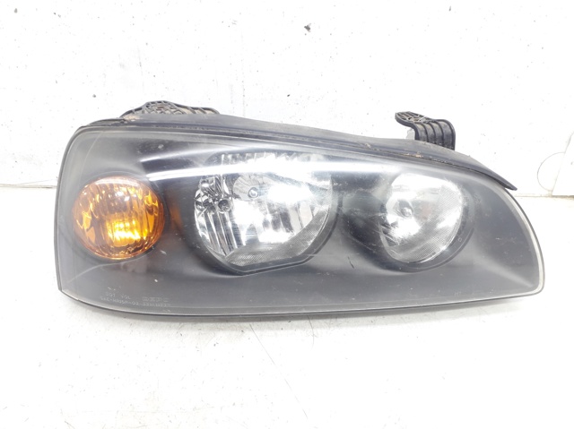 Reflektor prawy 921042D520 HYUNDAI