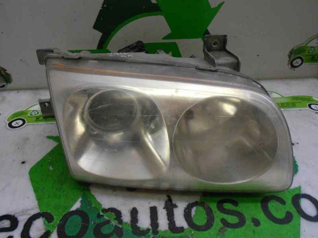 Reflektor prawy 921043A020 Hyundai/Kia