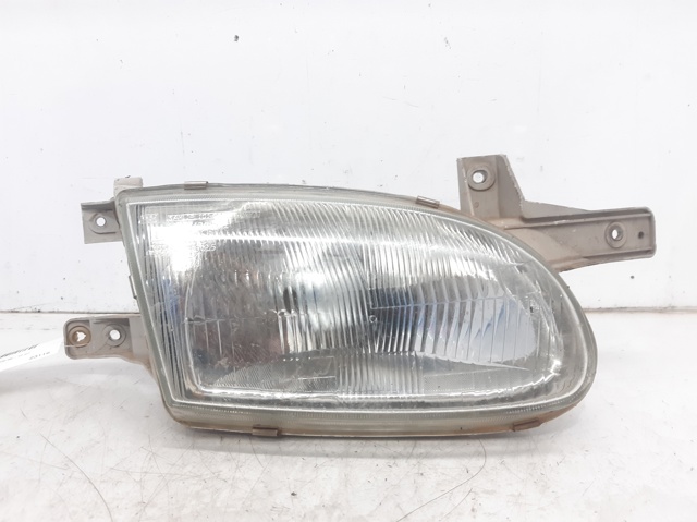 Reflektor prawy 9210622060 HYUNDAI