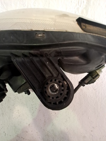 Reflektor prawy 921201C010 HYUNDAI