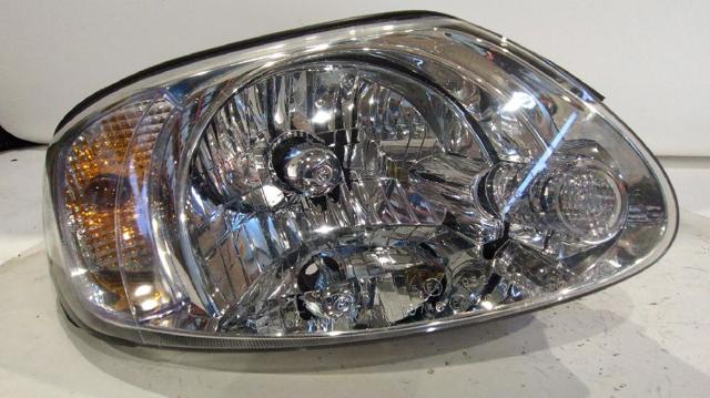 Reflektor prawy 9212025020 HYUNDAI