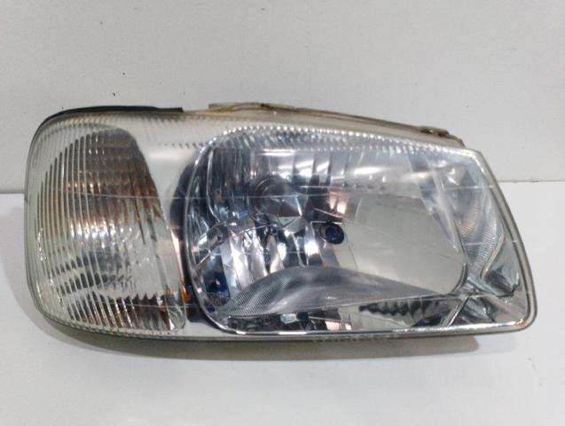 Reflektor prawy 9212025020 HYUNDAI