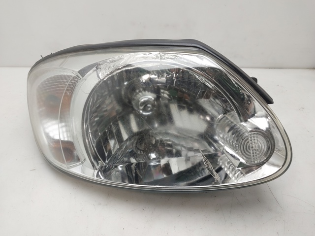 Reflektor prawy 9212025020 HYUNDAI