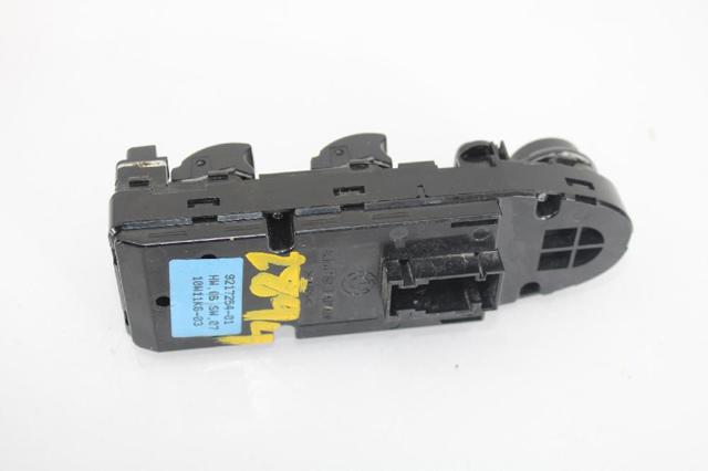 Panel przyciskowy sterowania podnośnikiem szyby przedni lewy 9217254 BMW
