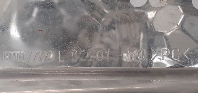 Lampa przeciwmgielna lewa 92201170 HYUNDAI