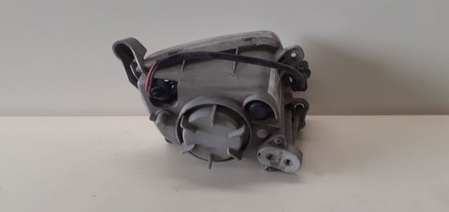 Lampa przeciwmgielna lewa 92201170 HYUNDAI