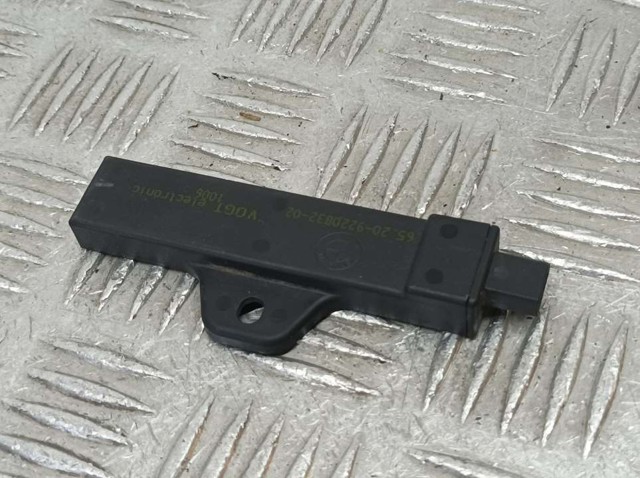9220832 BMW