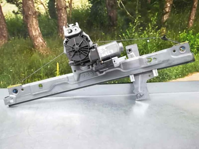 Mechanizm podnoszenia szyby drzwi przednich lewych 9221FT PEUGEOT