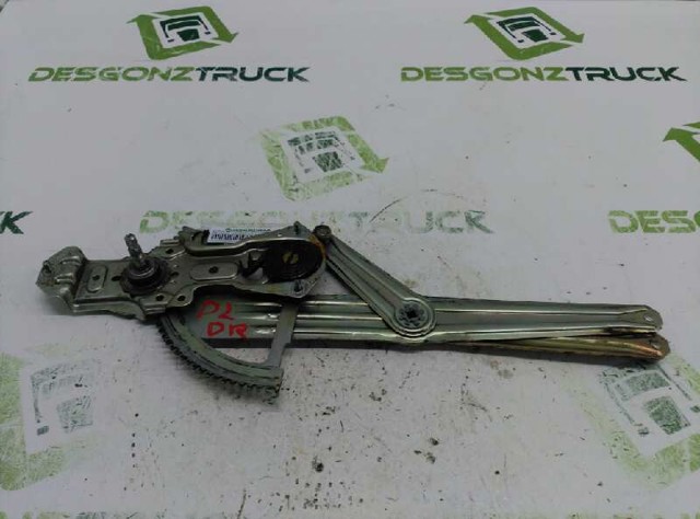 Kupić Mechanizm podnoszenia szyby drzwi przednich prawych Peugeot 205 I 741A, C w dobrej cenie