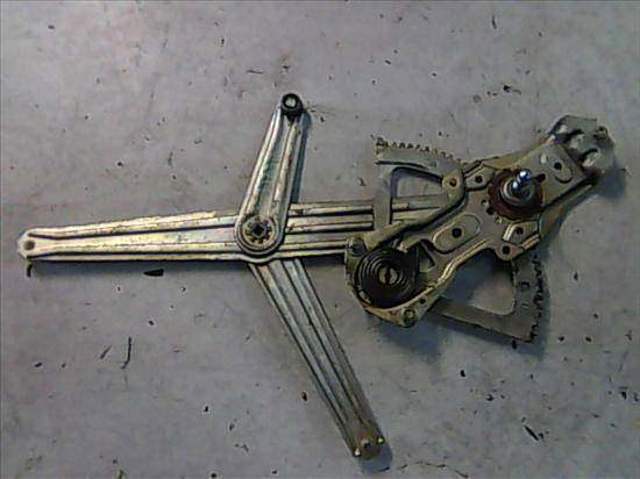 Mechanizm podnoszenia szyby drzwi przednich prawych do Peugeot 205 741A, C