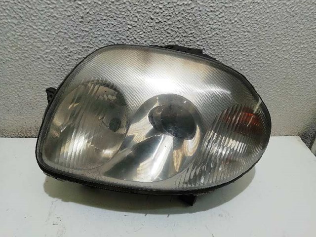 Reflektor prawy 92229221 RENAULT