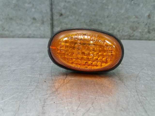 Powtarzacz kierunkowskazu na błotniku Hyundai H-1 STAREX A1