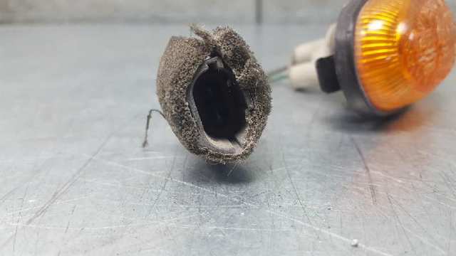 Powtarzacz kierunkowskazu na błotniku Hyundai Sonata 3