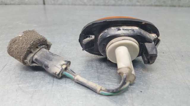 Powtarzacz kierunkowskazu na błotniku Hyundai Sonata 3