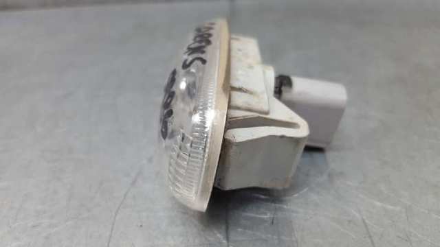 Powtarzacz kierunkowskazu na błotniku Hyundai Sonata 5 NF