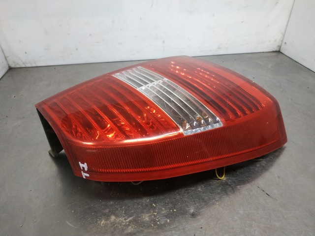 Lampa zespolona tylna lewa 924011F011 HYUNDAI